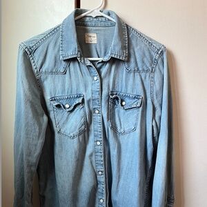 Classic denim button down shirt with pearl snaps